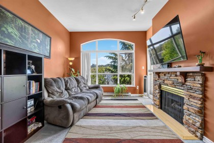 Photo 4 at 422 - 2551 Parkview Lane, Central Pt Coquitlam, Port Coquitlam