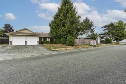 Photo 32 at 23439 Nightingale Avenue, Cottonwood MR, Maple Ridge