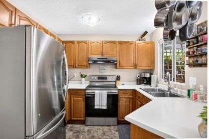 Photo 12 at 33 - 22900 126 Avenue, East Central, Maple Ridge
