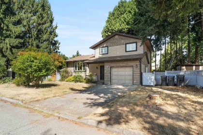 Photo 2 at 1857 Warwick Avenue, Lower Mary Hill, Port Coquitlam