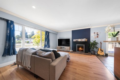 Photo 6 at 1857 Warwick Avenue, Lower Mary Hill, Port Coquitlam
