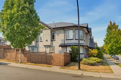 Photo 3 at 11335 Creekside Street, Cottonwood MR, Maple Ridge