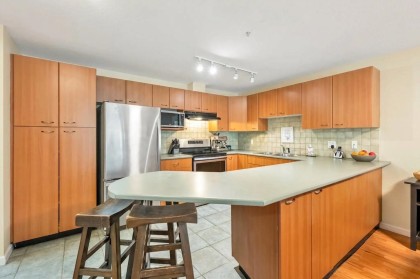 Photo 3 at A304 - 2099 Lougheed Highway, Glenwood PQ, Port Coquitlam