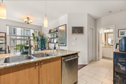 Photo 9 at 207 - 2477 Kelly Avenue, Central Pt Coquitlam, Port Coquitlam