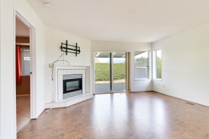 Photo 3 at 27 - 23580 Dewdney Trunk Road, Cottonwood MR, Maple Ridge