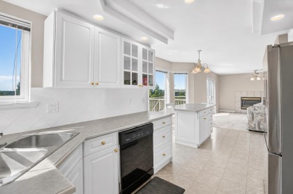 Photo 6 at 23836 Zeron Avenue, Albion, Maple Ridge