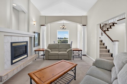 Photo 4 at 23836 Zeron Avenue, Albion, Maple Ridge