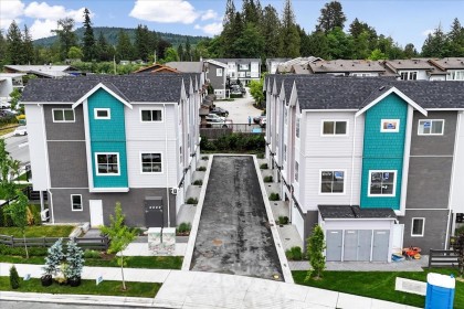 Photo 2 at 4 - 10392 240a Street, Albion, Maple Ridge