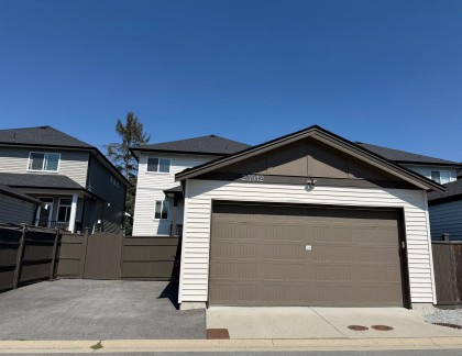 Photo 1 at 23912 Dewdney Trunk Road, Cottonwood MR, Maple Ridge