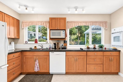 Photo 13 at 21437 122 Avenue, West Central, Maple Ridge