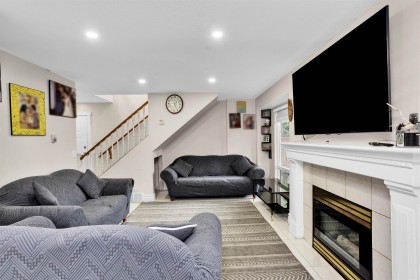 Photo 7 at 11 - 11875 210 Street, Southwest Maple Ridge, Maple Ridge