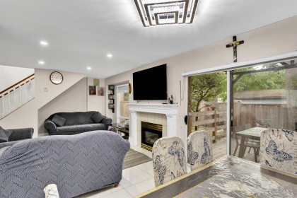 Photo 9 at 11 - 11875 210 Street, Southwest Maple Ridge, Maple Ridge