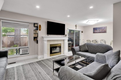 Photo 4 at 11 - 11875 210 Street, Southwest Maple Ridge, Maple Ridge