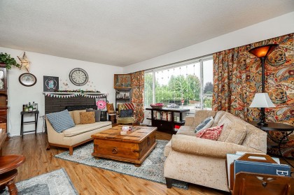 Photo 5 at 3067 Newberry Street, Birchland Manor, Port Coquitlam