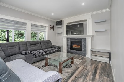 Photo 2 at 33993 Mcphee Place, Mission BC, Mission