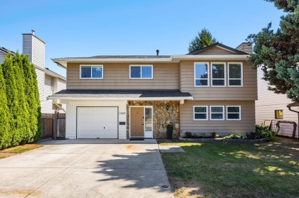 Photo 1 at 1949 Taylor Street, Lower Mary Hill, Port Coquitlam