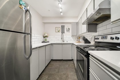 Photo 9 at 204 - 11671 Fraser Street, East Central, Maple Ridge