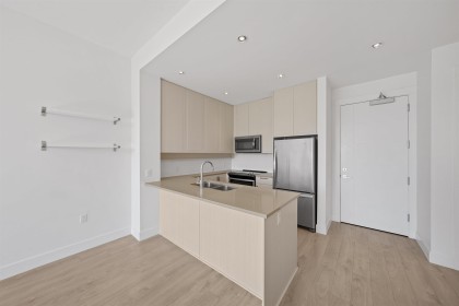 Photo 6 at 305 - 2393 Ranger Lane, Riverwood, Port Coquitlam