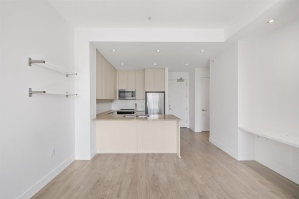 Photo 5 at 305 - 2393 Ranger Lane, Riverwood, Port Coquitlam