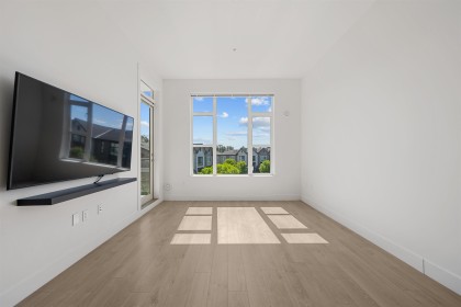 Photo 11 at 305 - 2393 Ranger Lane, Riverwood, Port Coquitlam
