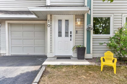 Photo 2 at 10 - 11950 232 Street, Cottonwood MR, Maple Ridge