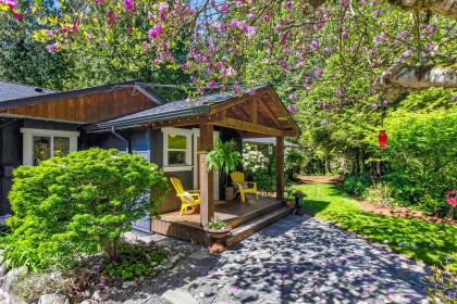Photo 2 at 11367 261 Street, Thornhill MR, Maple Ridge