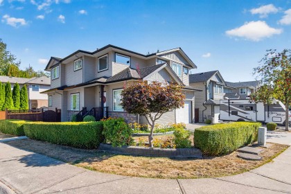 Photo 3 at 11785 Gilland Loop, Cottonwood MR, Maple Ridge