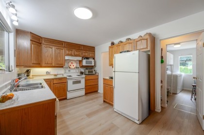 Photo 12 at 25465 Hilland Avenue, Websters Corners, Maple Ridge