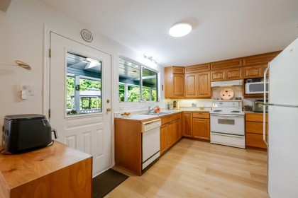 Photo 11 at 25465 Hilland Avenue, Websters Corners, Maple Ridge