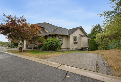 Photo 3 at 14 - 23281 Kanaka Way, Cottonwood MR, Maple Ridge