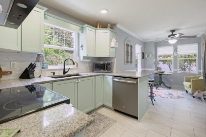 Photo 15 at 14 - 23281 Kanaka Way, Cottonwood MR, Maple Ridge