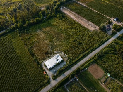 Photo 5 at 11185 Farms Road, Durieu, Mission