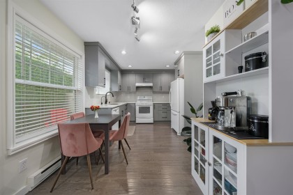 Photo 12 at 42 - 23085 118 Avenue, East Central, Maple Ridge