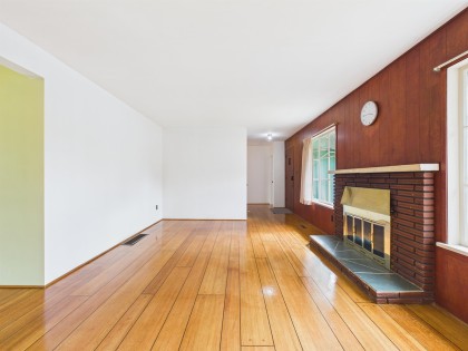 Photo 3 at 1853 March Way, Oxford Heights, Port Coquitlam