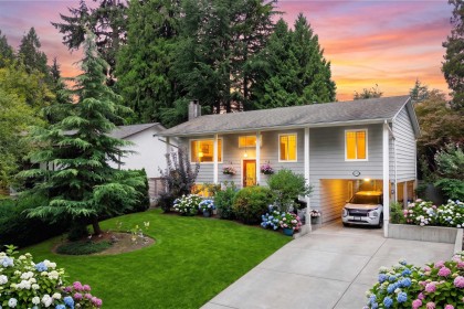 Photo 2 at 1650 Connaught Drive, Lower Mary Hill, Port Coquitlam