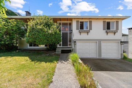Photo 2 at 1594 Elinor Crescent, Mary Hill, Port Coquitlam