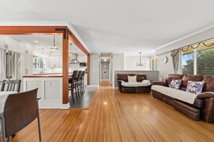 Photo 7 at 1594 Elinor Crescent, Mary Hill, Port Coquitlam