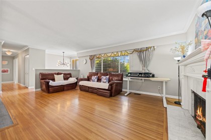 Photo 5 at 1594 Elinor Crescent, Mary Hill, Port Coquitlam