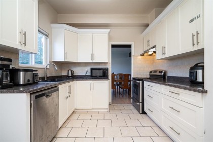 Photo 9 at 11900 Burnett Street, East Central, Maple Ridge