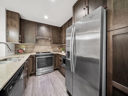 Photo 4 at 305 - 2465 Wilson Avenue, Central Pt Coquitlam, Port Coquitlam