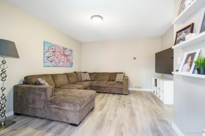 Photo 13 at 22 - 23151 Haney Bypass, East Central, Maple Ridge