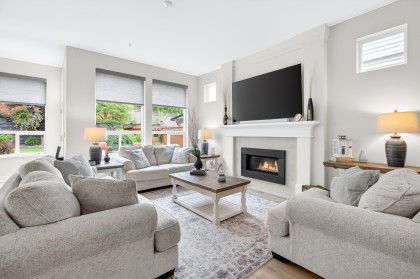 Photo 6 at 10468 Robertson Street, Albion, Maple Ridge