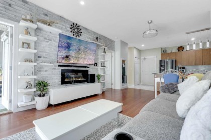 Photo 1 at 208 - 2488 Kelly Avenue, Central Pt Coquitlam, Port Coquitlam