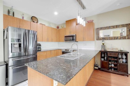 Photo 10 at 208 - 2488 Kelly Avenue, Central Pt Coquitlam, Port Coquitlam