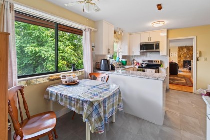 Photo 9 at 34757 Moffat Avenue, Hatzic, Mission