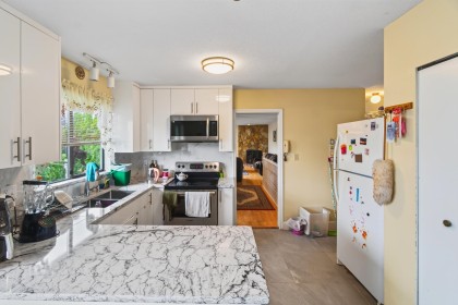 Photo 8 at 34757 Moffat Avenue, Hatzic, Mission