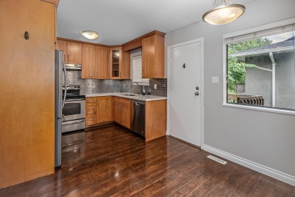 Photo 12 at 20783 Thorne Avenue, Southwest Maple Ridge, Maple Ridge
