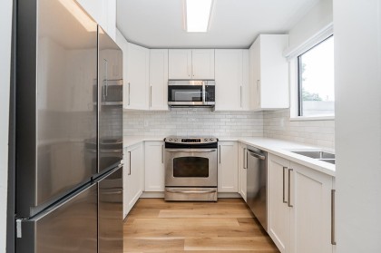 Photo 2 at 3363 Sefton Street, Glenwood PQ, Port Coquitlam