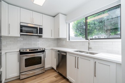 Photo 3 at 3363 Sefton Street, Glenwood PQ, Port Coquitlam