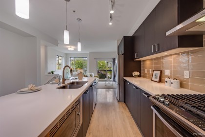 Photo 7 at 1 - 11305 240 Street, Cottonwood MR, Maple Ridge